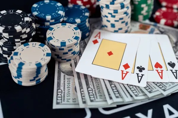 Live casino dealer interface with real-time table action
